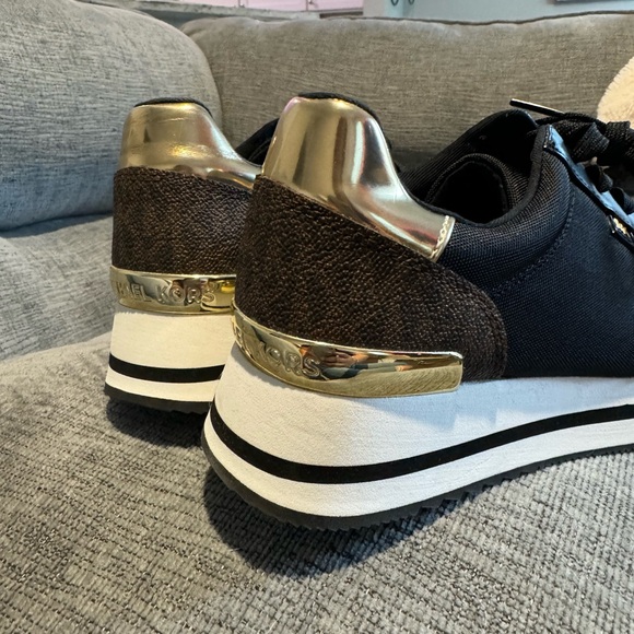 Michael Kors Monique platform sneakers size 7 - Picture 3 of 4